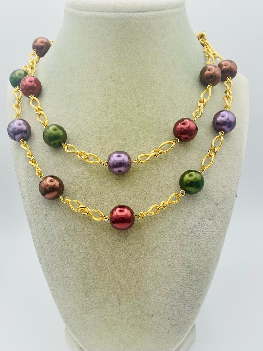 Joan Rivers Vintage Metallic Faux Pearl Station Gold Link Necklace. 34 inches.